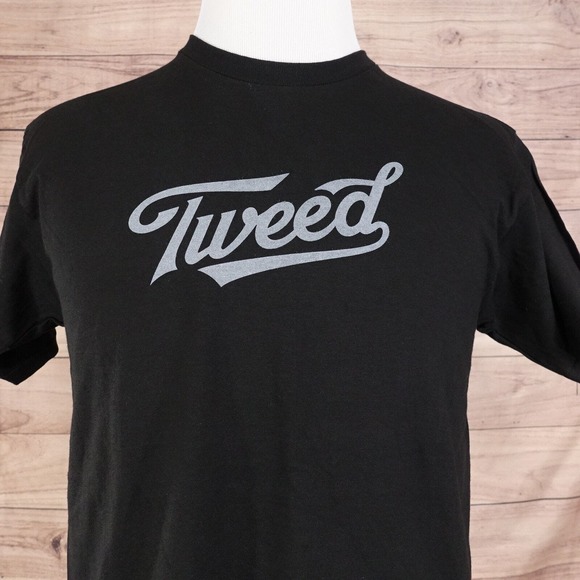 NWT TWEED BRAND LOGO SHORT SLEEVE BLACK T-SHIRT SIZE M MEDIUM NEW - Picture 1 of 7